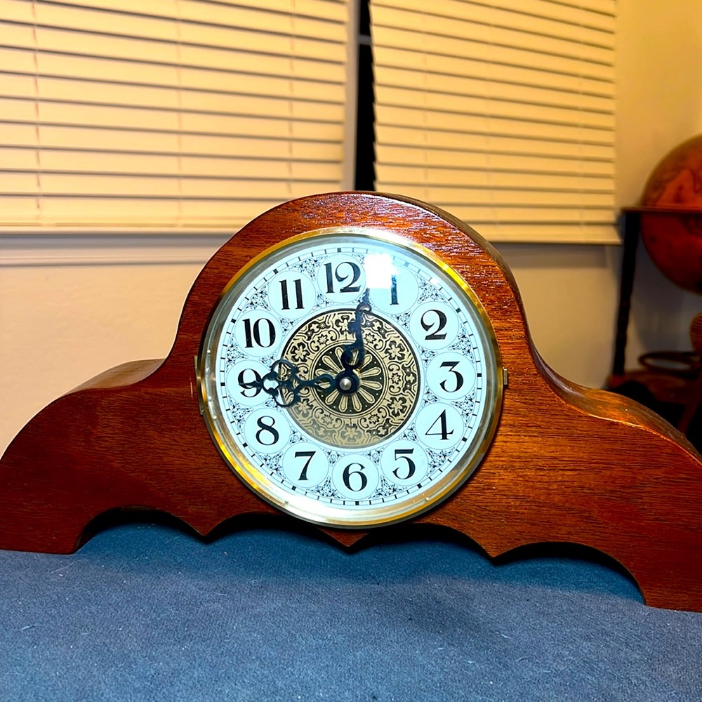 Vintage Neoclassical Gold Wood Arch Mantle Clock